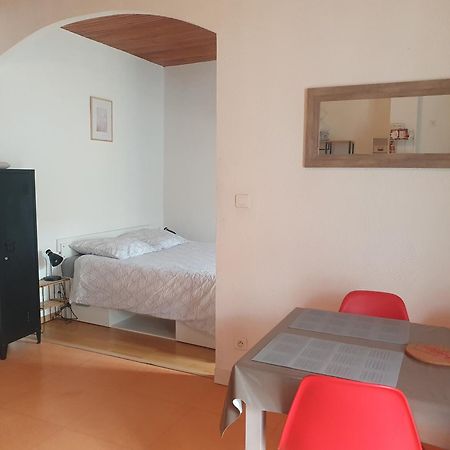 Appartement Meuble Centre Ville ניונס מראה חיצוני תמונה