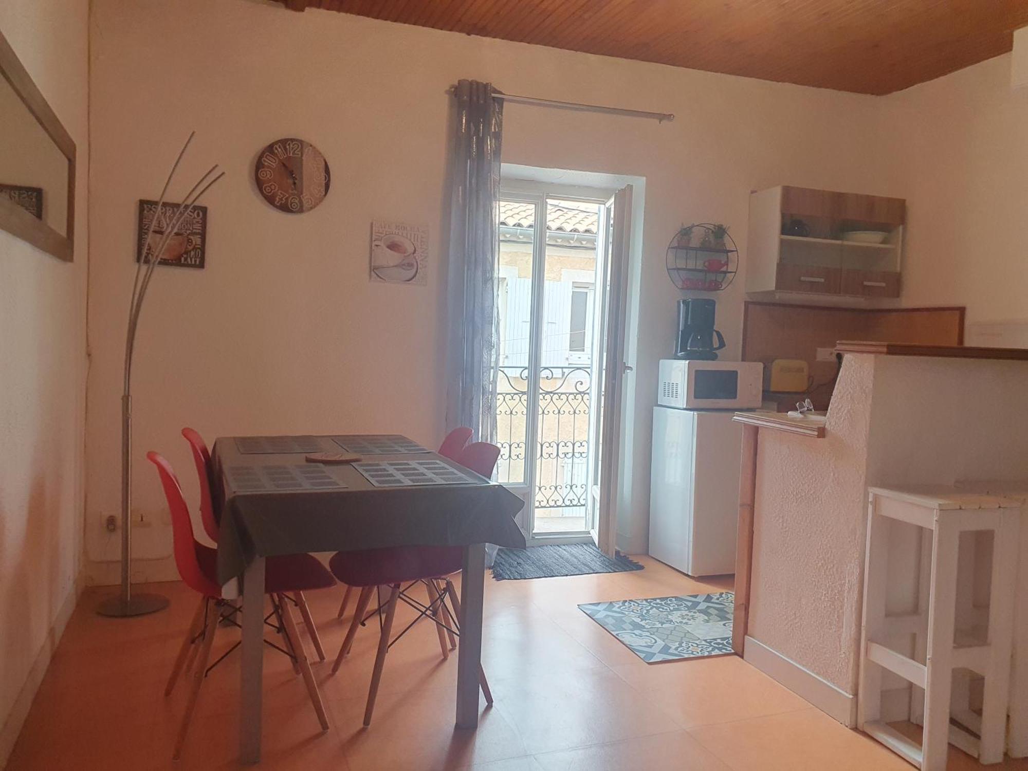 Appartement Meuble Centre Ville ניונס מראה חיצוני תמונה