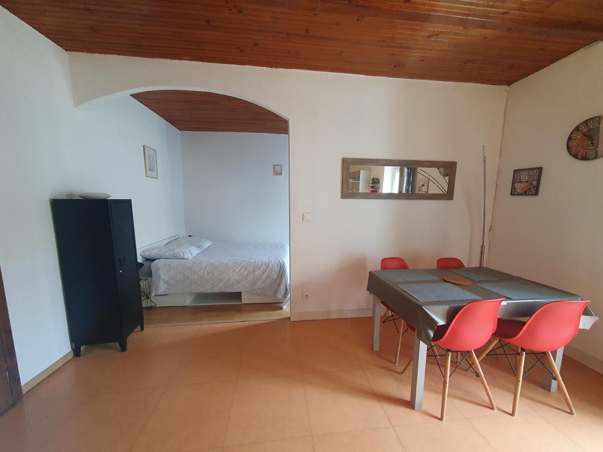 Appartement Meuble Centre Ville ניונס מראה חיצוני תמונה