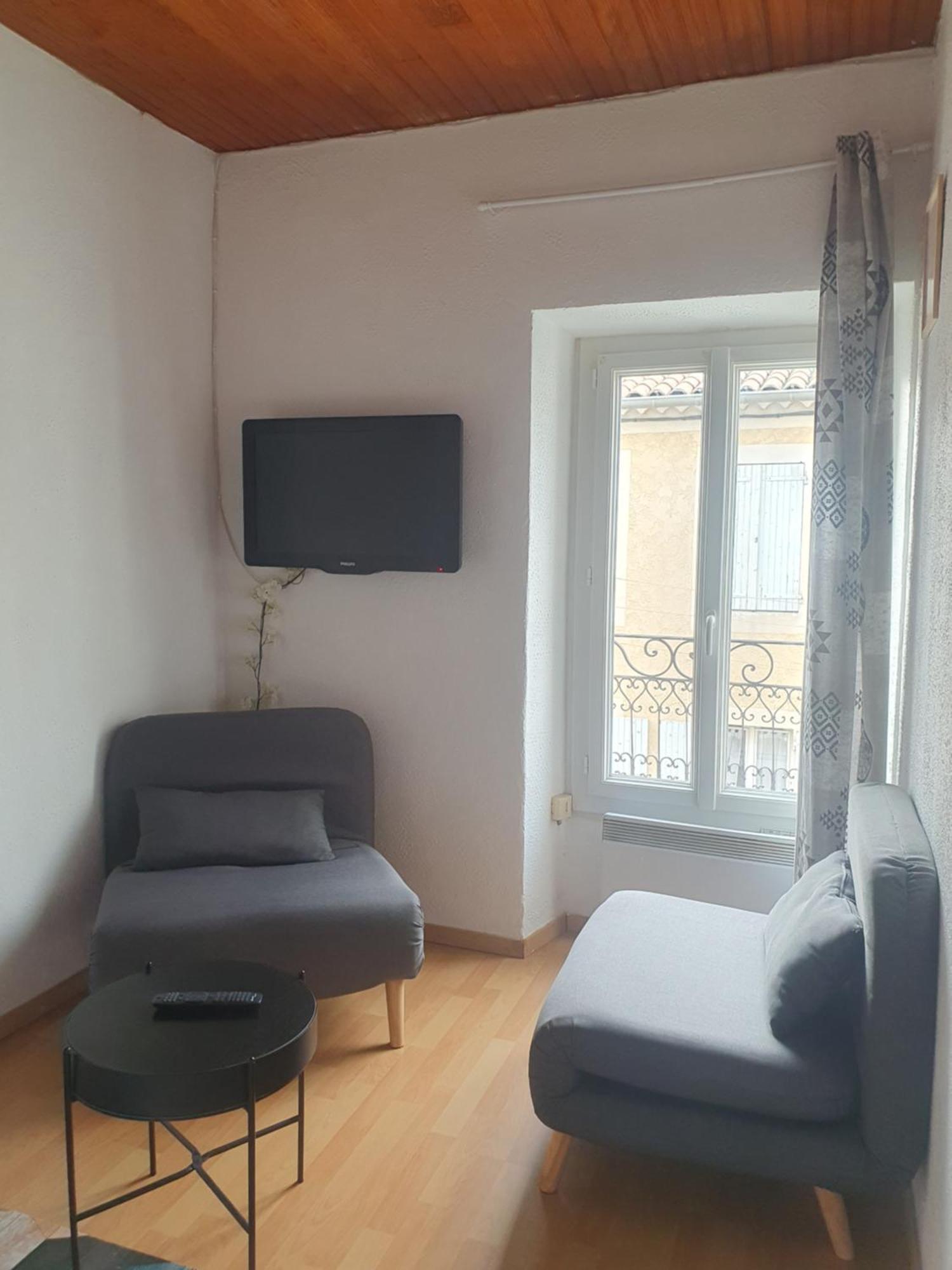 Appartement Meuble Centre Ville ניונס מראה חיצוני תמונה